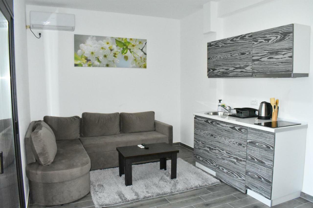 Flo Apartments Ulcinj Exterior photo